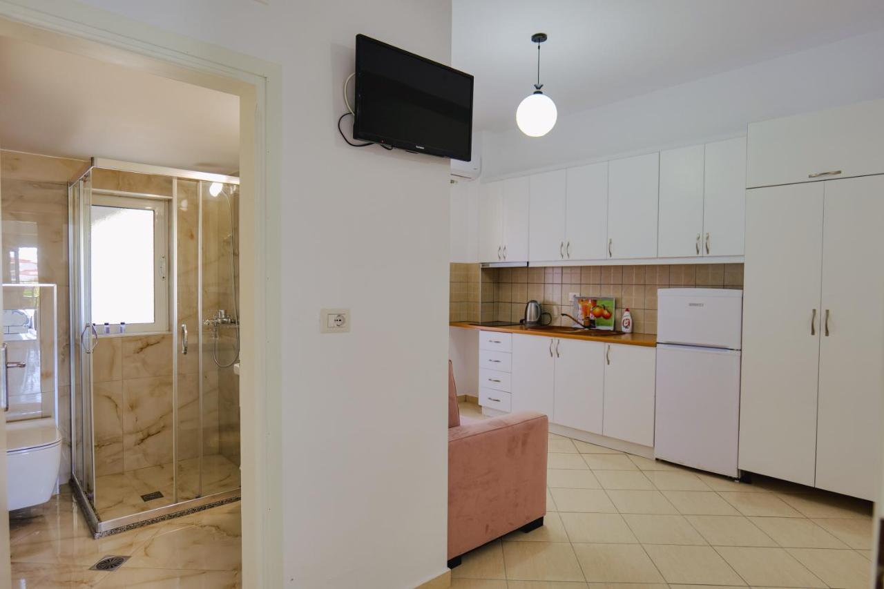 סרנדה Eleni Guest House מראה חיצוני תמונה