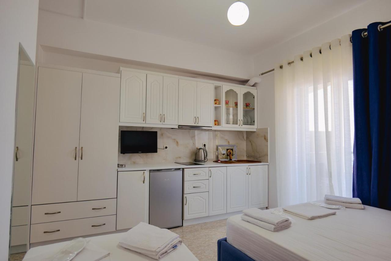 סרנדה Eleni Guest House מראה חיצוני תמונה