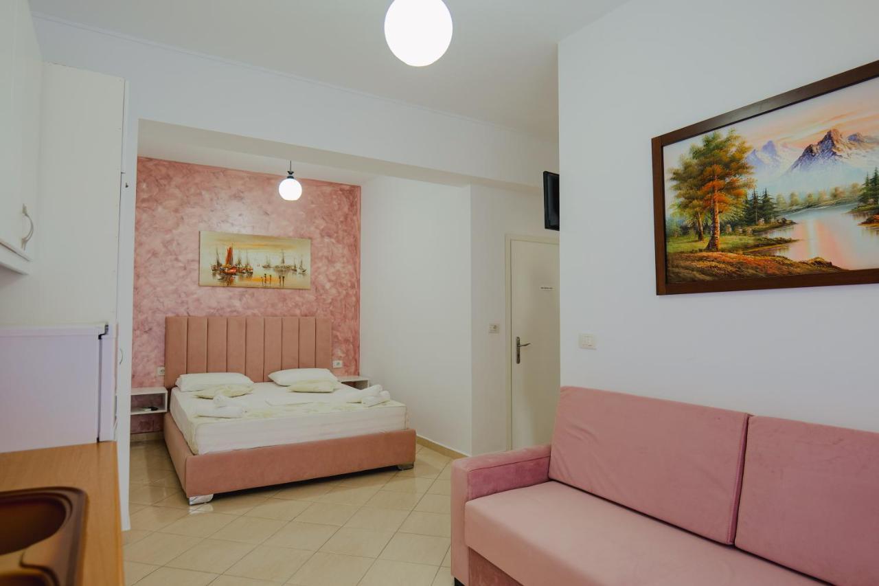 סרנדה Eleni Guest House מראה חיצוני תמונה