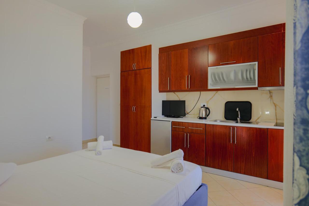 סרנדה Eleni Guest House מראה חיצוני תמונה