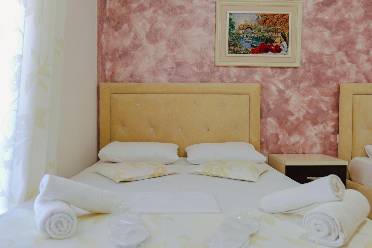 סרנדה Eleni Guest House מראה חיצוני תמונה
