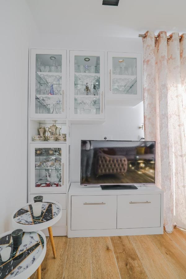 סרנדה Eleni Guest House מראה חיצוני תמונה