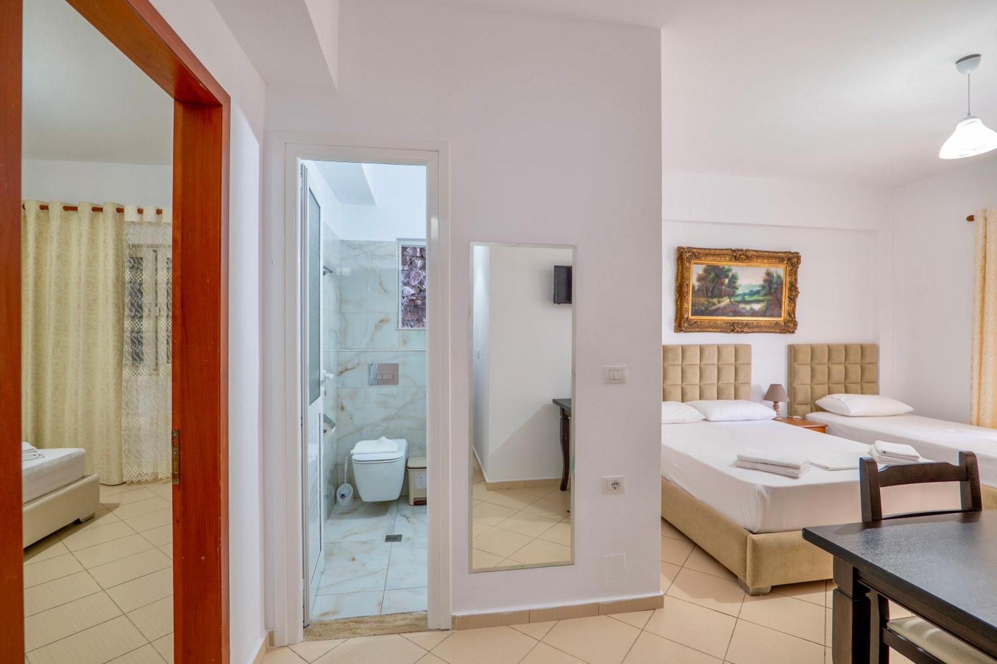 סרנדה Eleni Guest House מראה חיצוני תמונה
