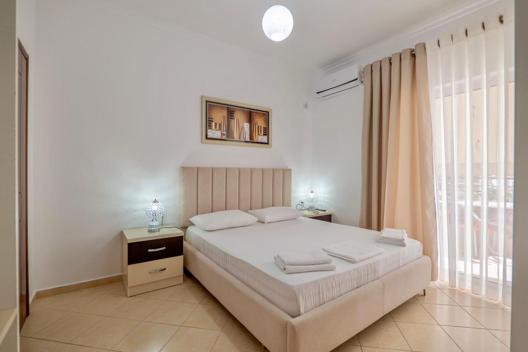 סרנדה Eleni Guest House מראה חיצוני תמונה
