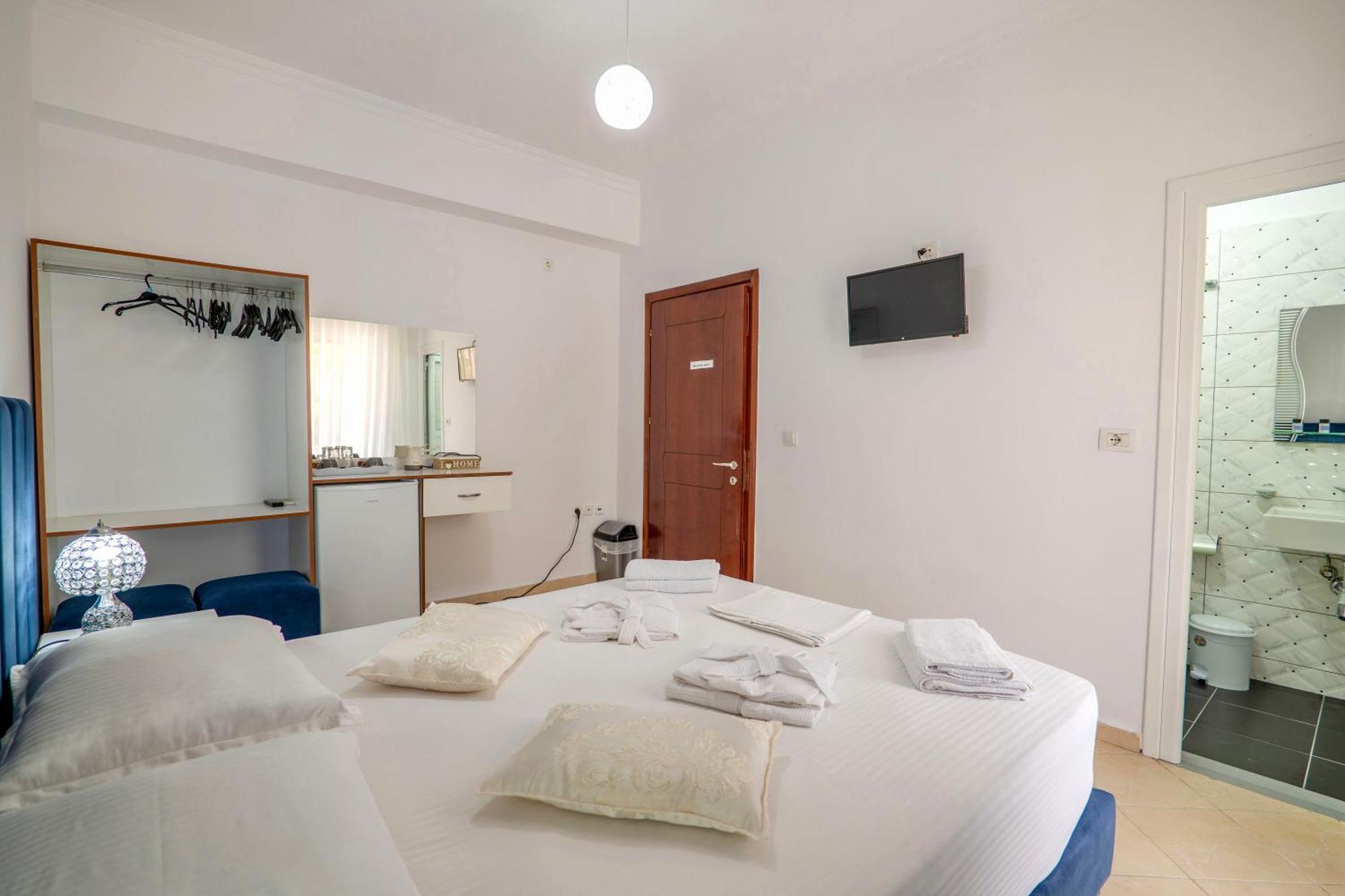 סרנדה Eleni Guest House מראה חיצוני תמונה