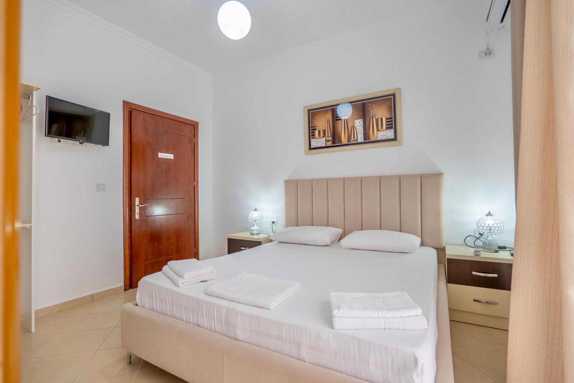 סרנדה Eleni Guest House מראה חיצוני תמונה
